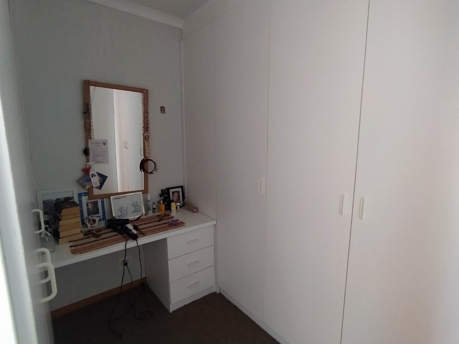 6 Bedroom Property for Sale in De Kelders Western Cape